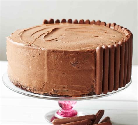 Chocolate fudge icing recipe | BBC Good Food