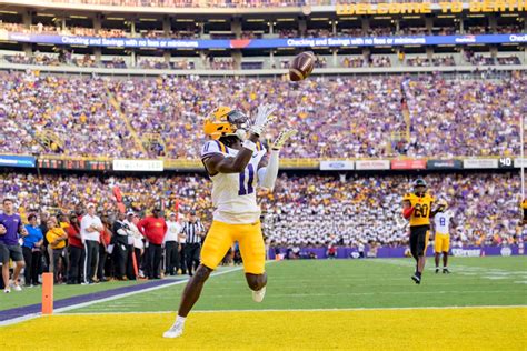 LSU football wide receiver Brian Thomas Jr. declares for NFL Draft