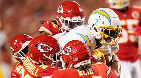 Kansas City Chiefs vs. Los Angeles Chargers: 5 Most Memorable Moments in the Rivalry - Athlon Sports