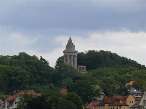 Fotos gratis : colina, edificio, castillo, Monumento, torre, punto de referencia, lugar de ...