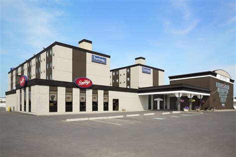 Travelodge by Wyndham Edmonton West | Edmonton, AB Hotels