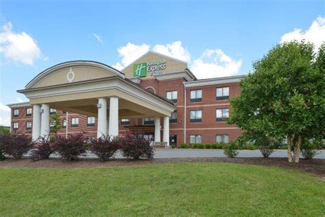 Holiday Inn Express & Suites Bridgeport in Bridgeport (WV) - Room Deals ...