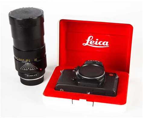 Leica Camera with Lens | Cottone Auctions