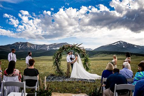 The 20 Best Colorado Wedding Venues That Are Affordable & Stunning!