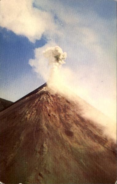 Volcano Izalco The Lighthouse Of Central America In Full Eruption El ...