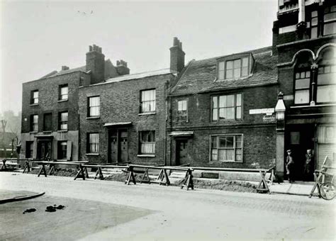 OLD DEPTFORD HISTORY: Church Street 1940's? House numbers 172 to 180