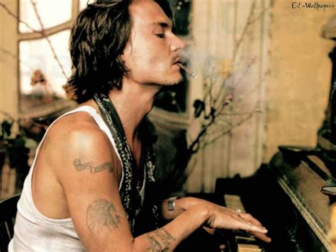 Hot Wallpaper: Johnny Depp Smoking.