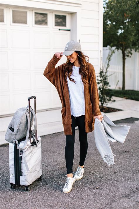 cute and comfy travel outfits - Micki Aragon