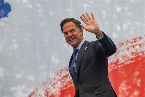 Dutch PM: Netherlands 'seriously considering' giving F-16s to Ukraine