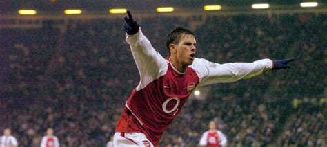 Arsenal FC – Arsenal 2003-04 'Invincibles' Squad | Genius