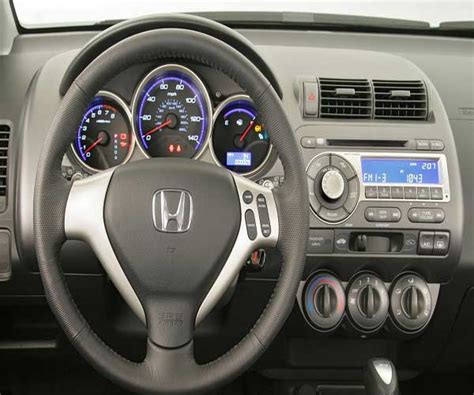 Cars-Model 2013: honda fit interior