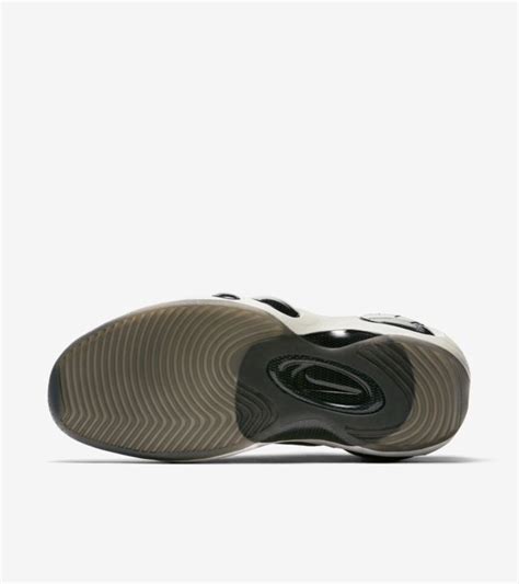 Nike Air Zoom Flight 95 'Black & Sail'. Nike SNKRS GB