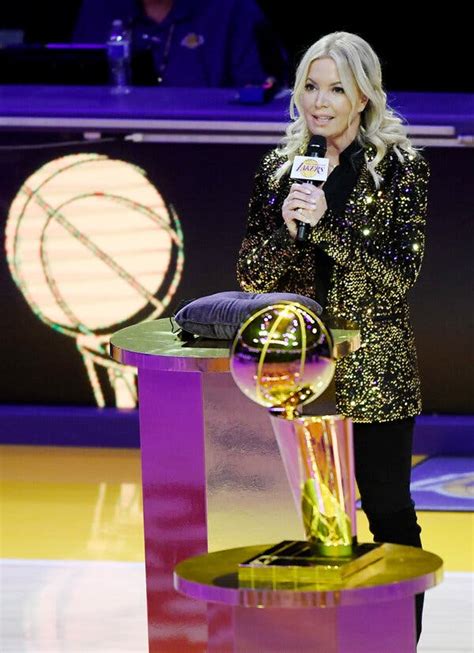 Lakers Owner Jeanie Buss on Leadership, Love and Magic - The New York Times