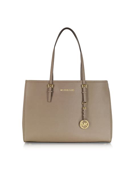 Michael Kors Jet Set Travel Saffiano Leather Tote in Black - Lyst