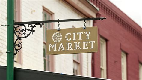 City Market Savannah: What to See & What to Skip! - Savannah First ...