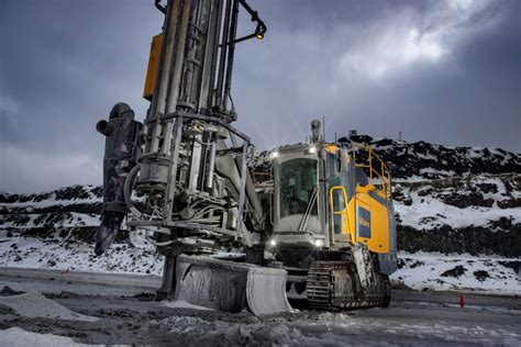 Autonomous drills operating at Timmins gold mine - Northern Ontario ...