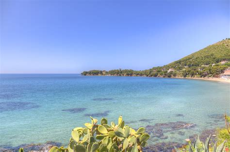 10 Campania Beaches Where You Can Plant Your Parasol - Breathtaking Views of Sandy Expanses and ...