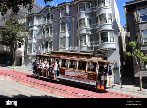 Powell Street Cable Car, Nob Hill, San Francisco, California Stock ...