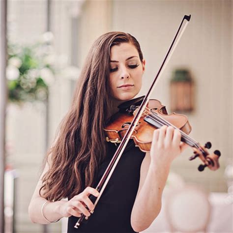 Hire Violinist London - Female Violinist | Scarlett Entertainment UK