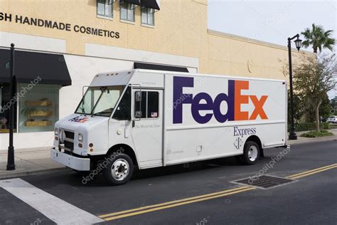 FedEx Delivery Truck – Stock Editorial Photo © ventanamedia #128567464