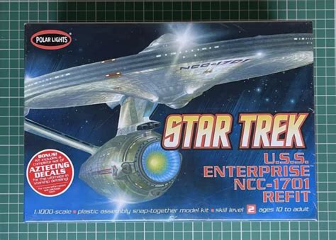 STAR TREK : USS Enterprise NCC-1701 Refit Model Kit by Polar Lights ...