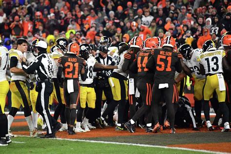 Helmet-swinging incident mars end of Browns' win over Steelers