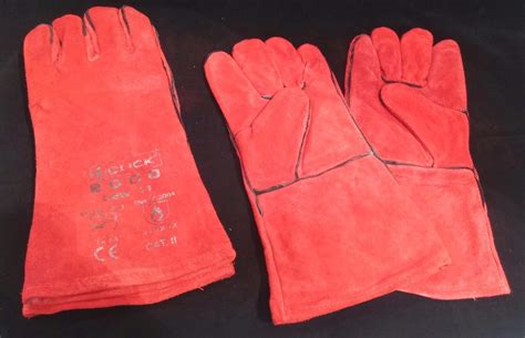 Red Welding Gauntlet / Gloves (PPE) - Multec Ltd