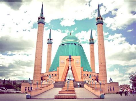 Pavlodar Mosque, in Kazakhstan. | Moschea, Arte araba, Islam