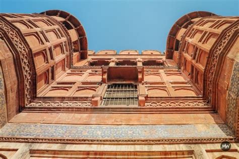 Inside Agra Fort: Your Detailed Guide To Explore (2024)