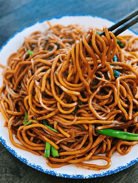 Soy Sauce Pan-fried Noodles (15 Minutes!) - Tiffy Cooks