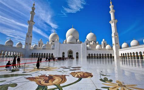 Scheich-Zayid-Moschee | Die ikonischten Tempel der Welt | OrangeSmile.com