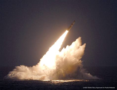 US Navy Trident II SLBM missile launch | Navy special forces, Us navy ...