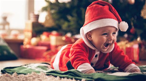 Que préparer à bébé pour son premier repas de Noël ? | Baby christmas photos, Christmas baby ...