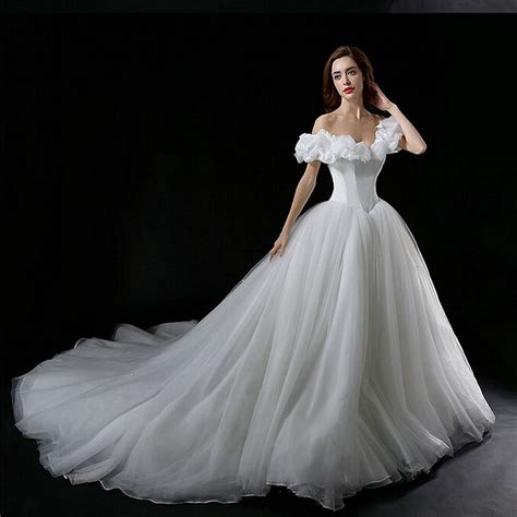 Great 50+ Beautiful Cinderella Wedding Ideas https://weddmagz.com/50 ...