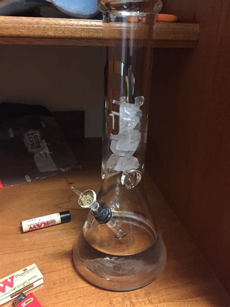 Bought my first bong! : weed