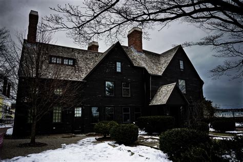 Ghosts of House of the Seven Gables: Haunted Salem - Amy's Crypt