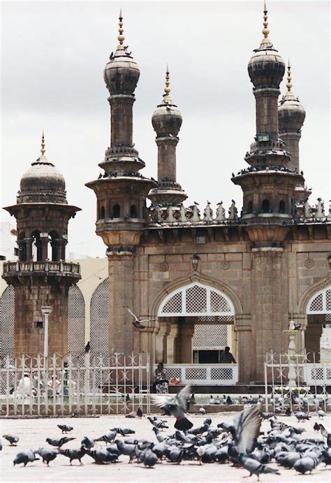 Mecca Masjid, Hyderabad India | Mecca masjid, Beautiful mosques ...