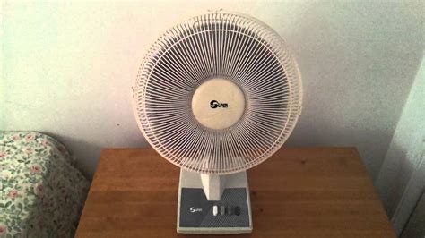 1990's or 2000's Super 12" inch oscillating desk/table fan model 12C - YouTube