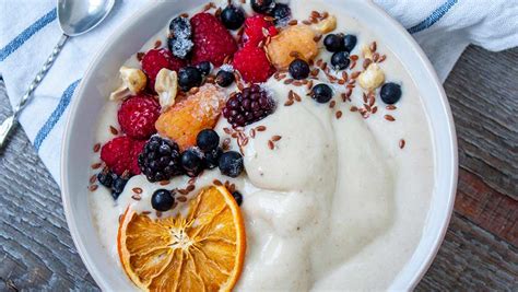 These Are The 7 Healthiest Yogurt Toppings For Weight Loss - SHEfinds