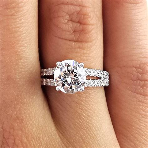 2.2 Carat Round Cut Diamond Engagement Ring | Ara Diamonds