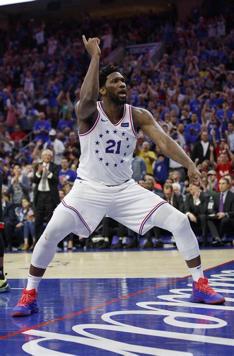 Joel Embiid, 76ers rout Raptors to take 2-1 series lead