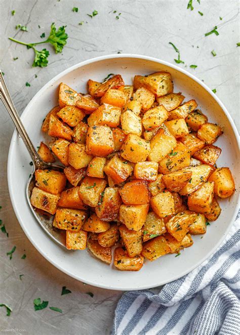 Garlic Roasted Potatoes Recipe - #potatoes #recipe #eatwell101 - These ...