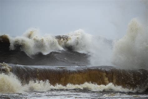 Photo Gallery: Winds whip up 20-foot waves on Lake Superior | Boreal ...