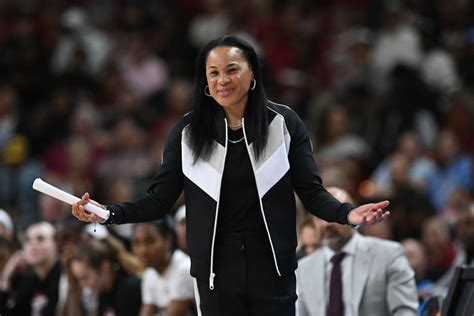 Dawn Staley’s coaching gets rave reviews - Iamtwincities.com