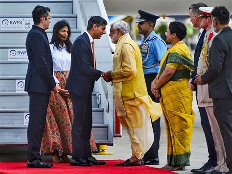G20 Summit: UK PM Rishi Sunak, his wife arrive in India | Zee Business