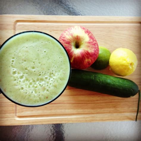 SOULFUL HEALTHY LIVING: GREEN LEMON-LIME SMOOTHIE