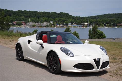 2016 Alfa Romeo 4C Spider Review - GTspirit