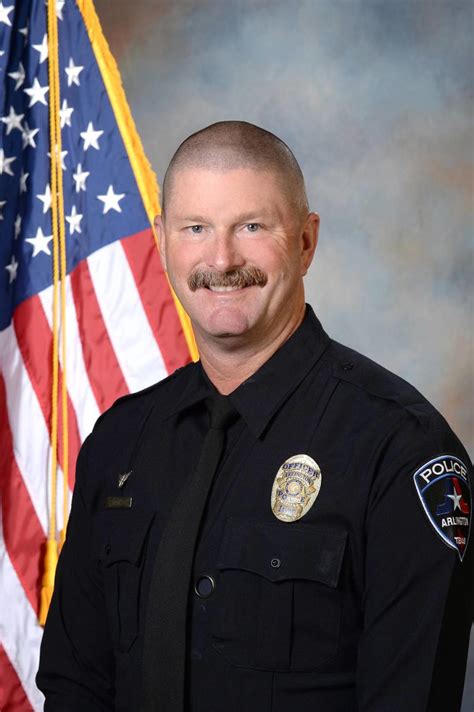 ‘A devastating loss:’ Arlington police officer killed in hit and run on ...