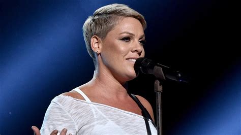 Pink Brings Down the House with Powerful Performance at the 2018 GRAMMY Awards - YouTube