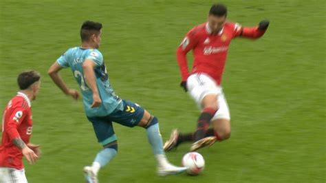 Casemiro Red Card Video: Man Utd's Casemiro unlucky to see red